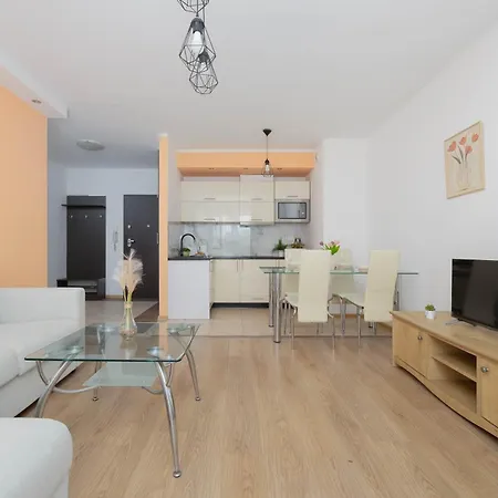 Apartment Stylish With A Balcony In Close To The Airport By Renters *