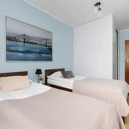 Stylish With A Balcony In Close To The Airport By Renters * Warschau
